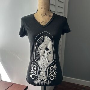 Black Graphic V-Neck Women’s Tee with Praying Skull Artwork- S
